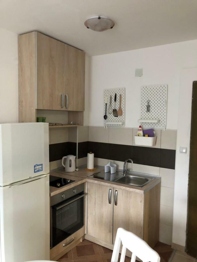 Apartmani Petrija Prcanj Luaran gambar