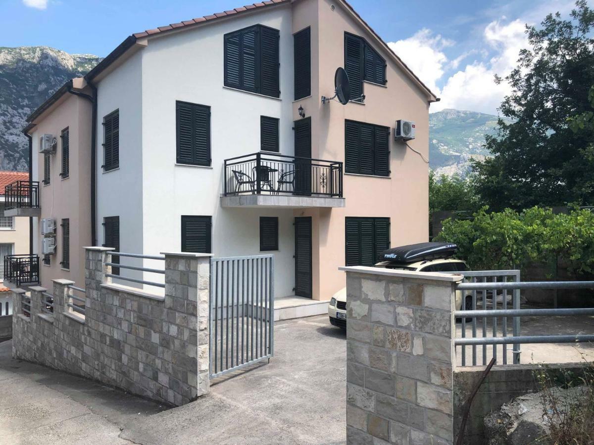Apartmani Petrija Prcanj Luaran gambar